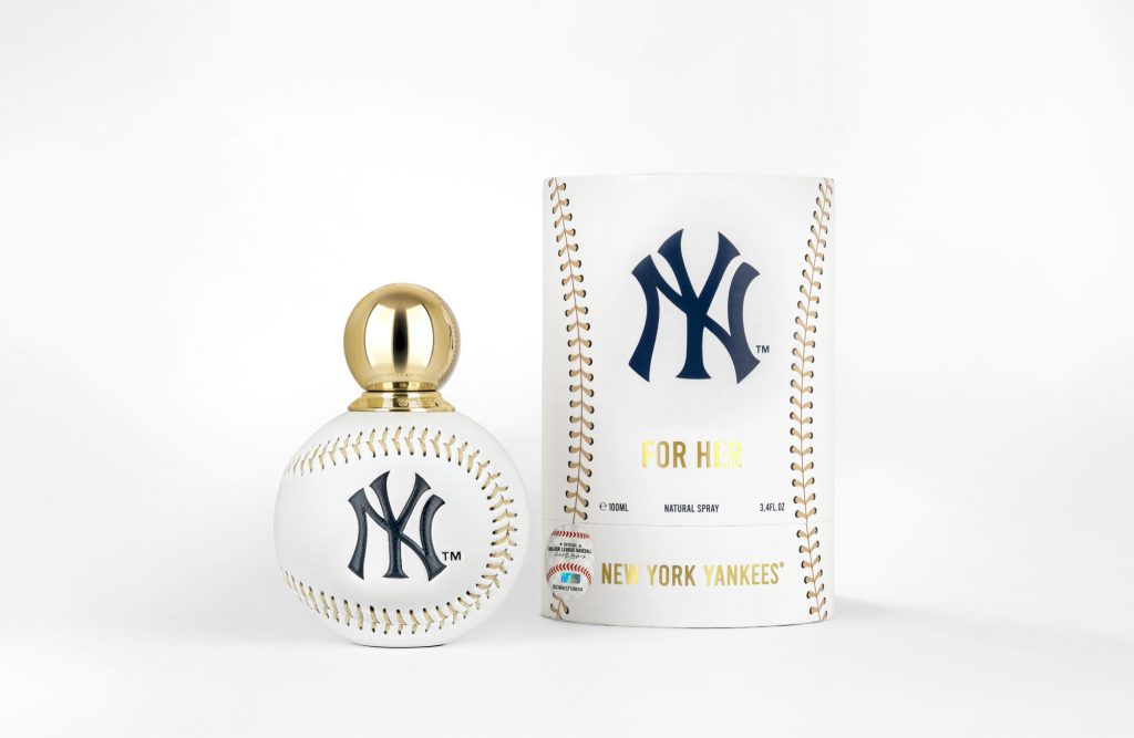 pack close new york yankees for her